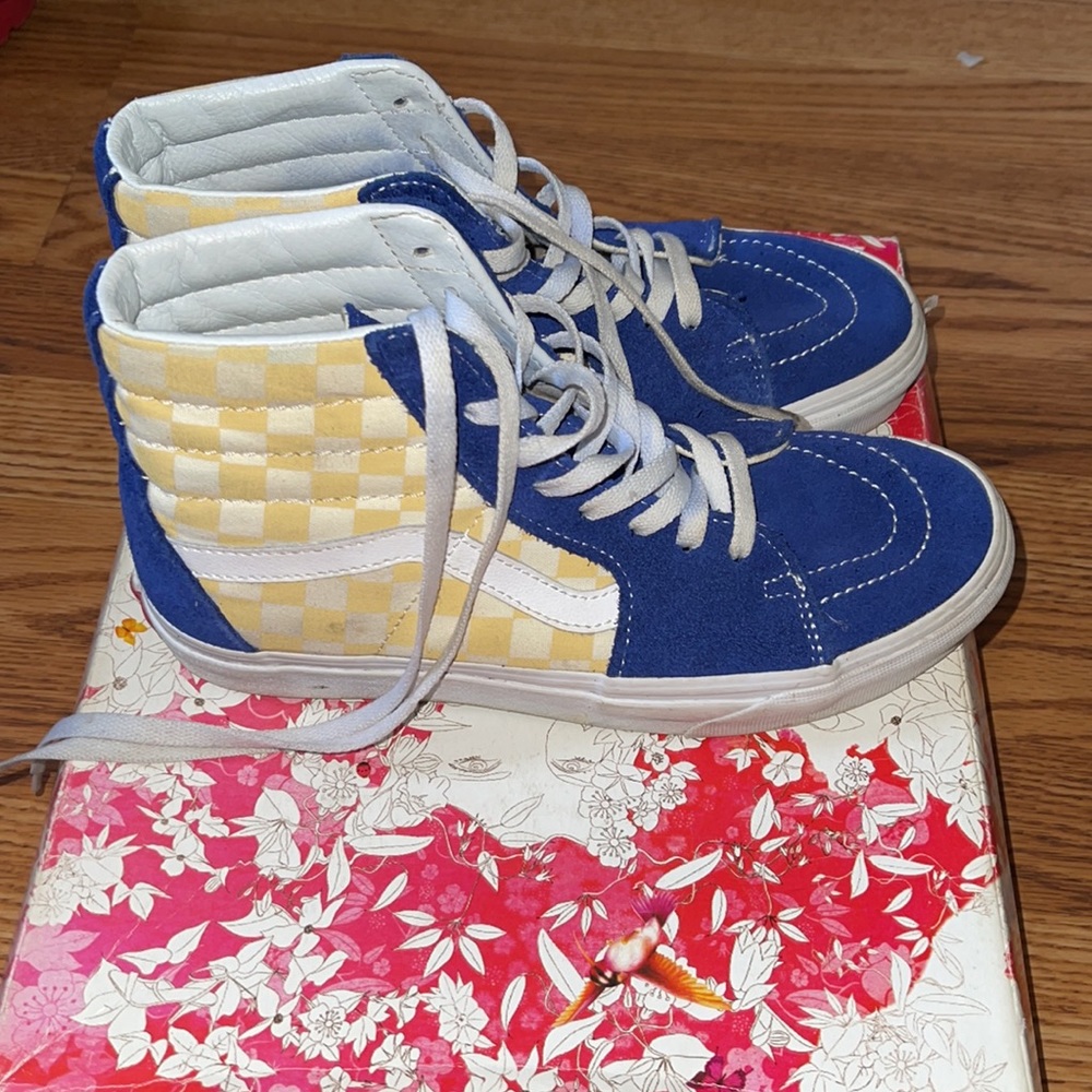 Vans - Picture 2 of 5